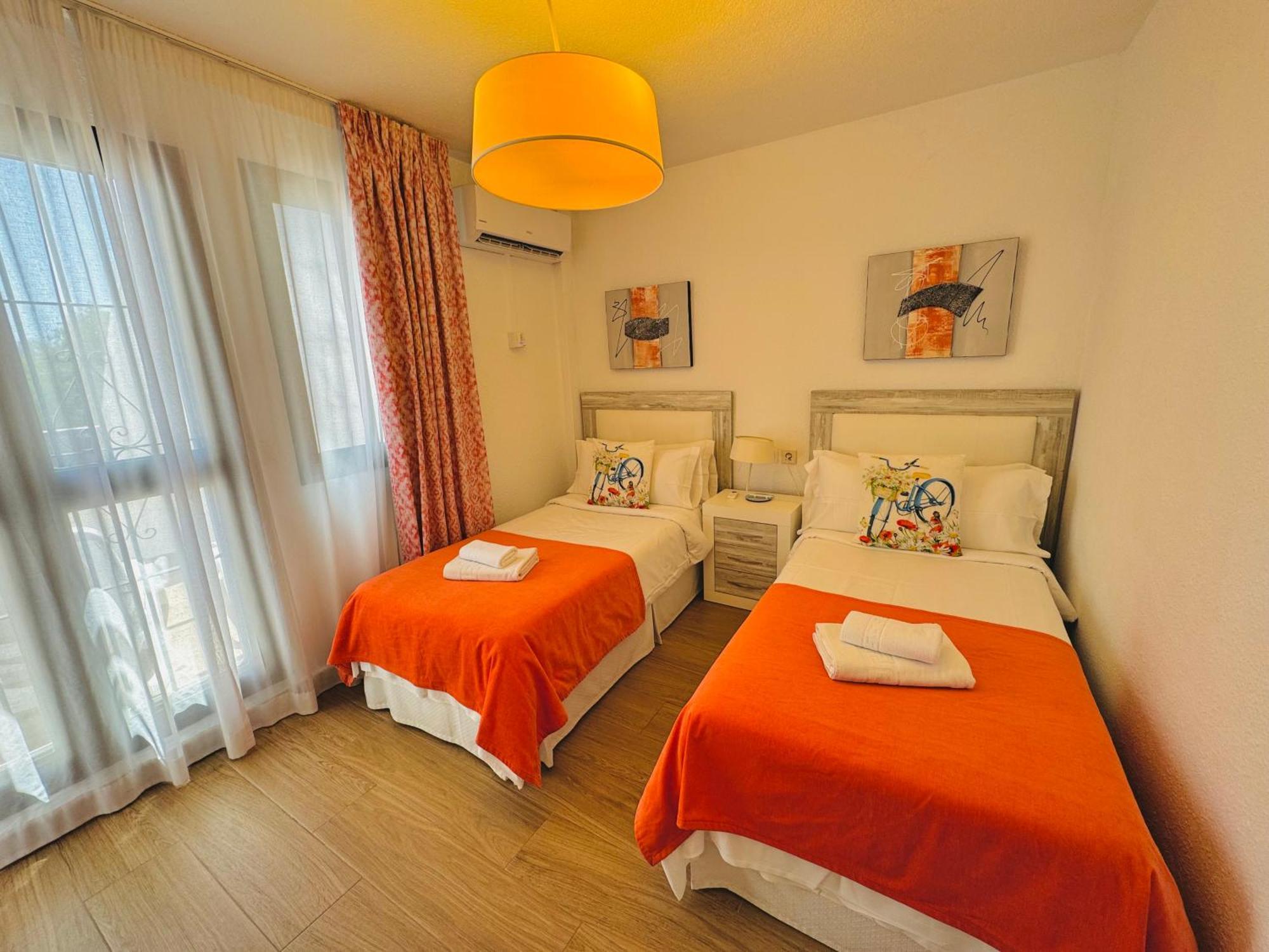 Pueblo Evita Premium Suites Benalmádena Buitenkant foto