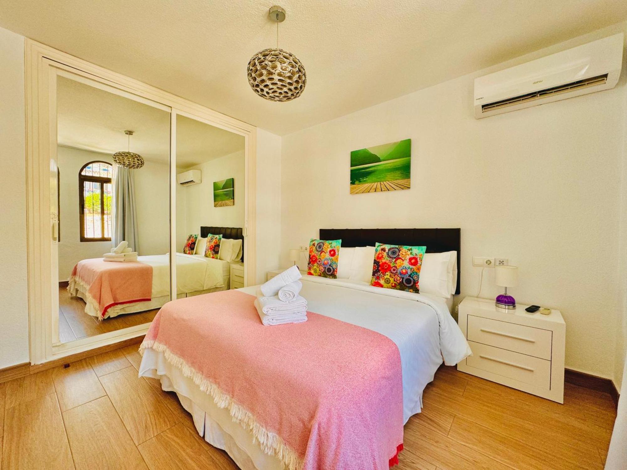 Pueblo Evita Premium Suites Benalmádena Buitenkant foto