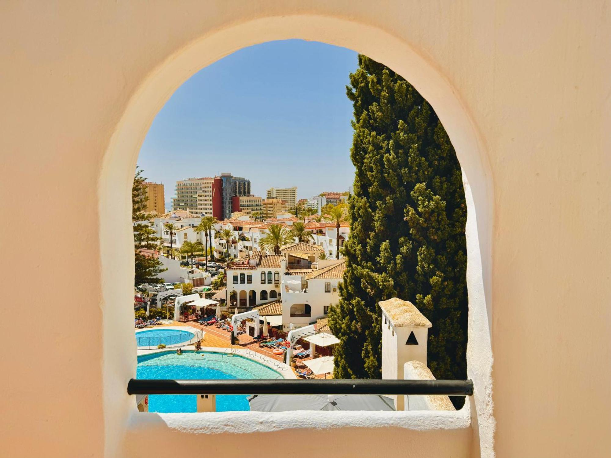 Pueblo Evita Premium Suites Benalmádena Buitenkant foto