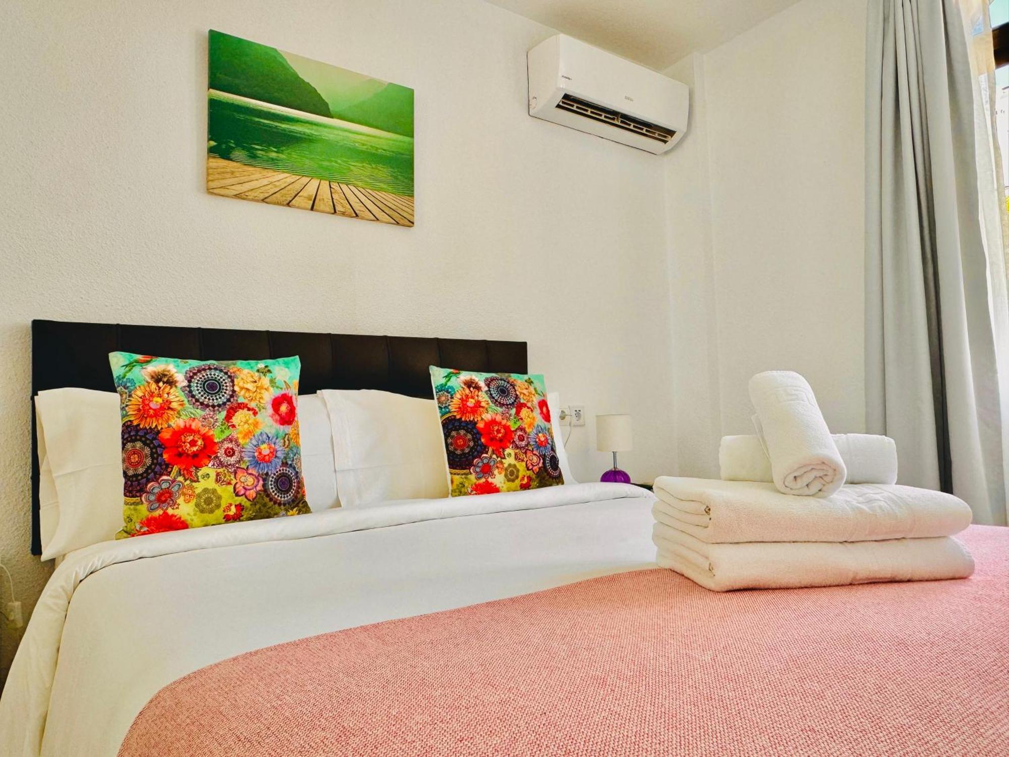 Pueblo Evita Premium Suites Benalmádena Buitenkant foto
