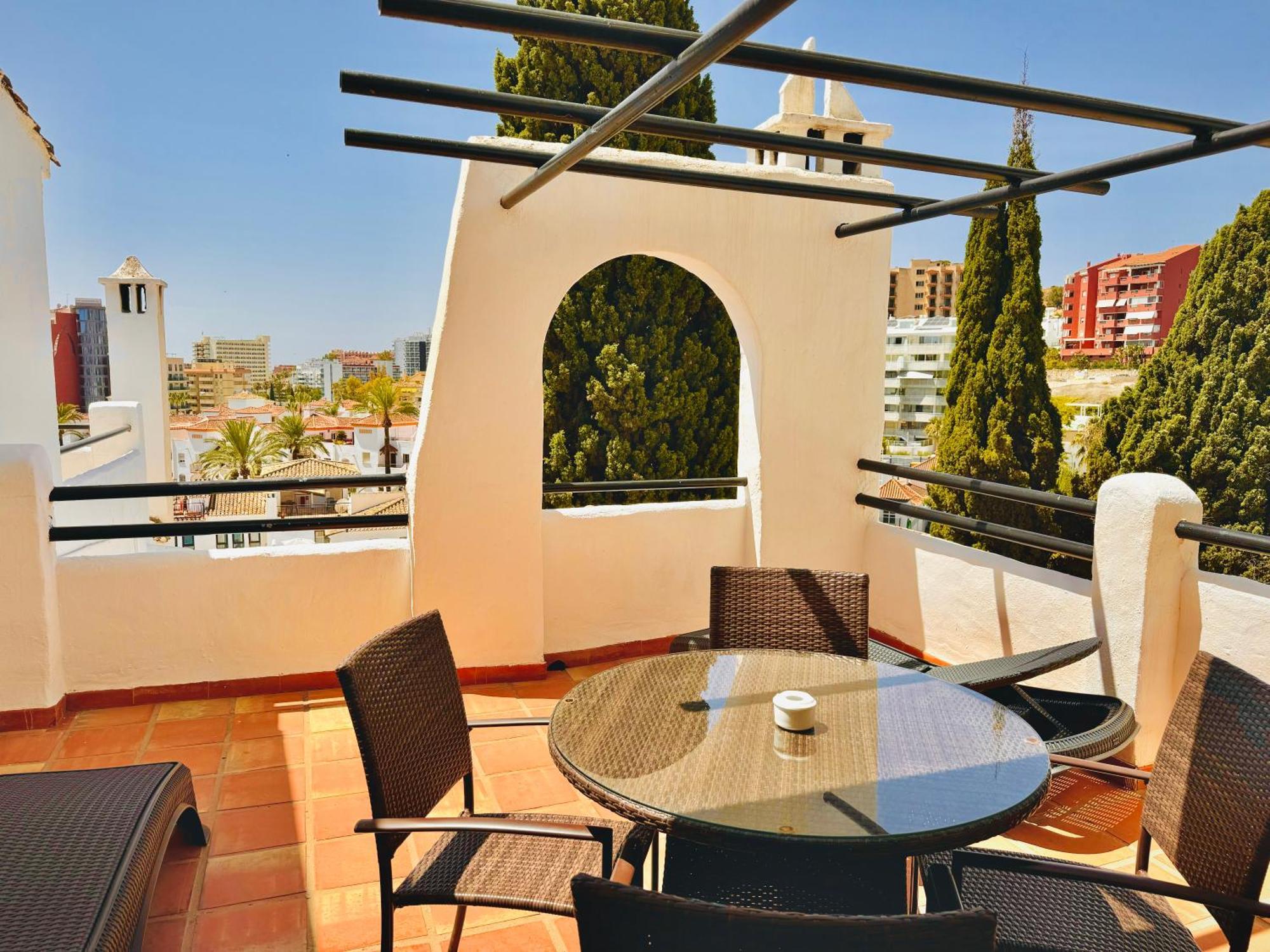 Pueblo Evita Premium Suites Benalmádena Buitenkant foto